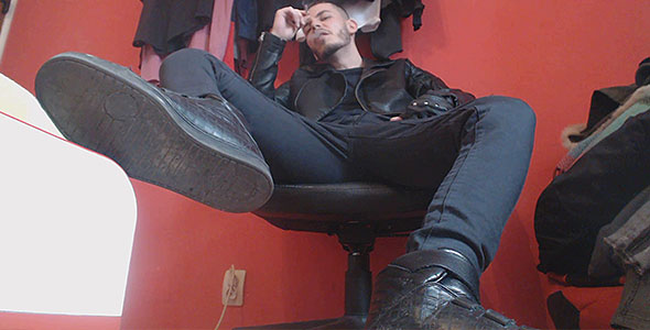 Sniff While Worshipping The Leather Boss