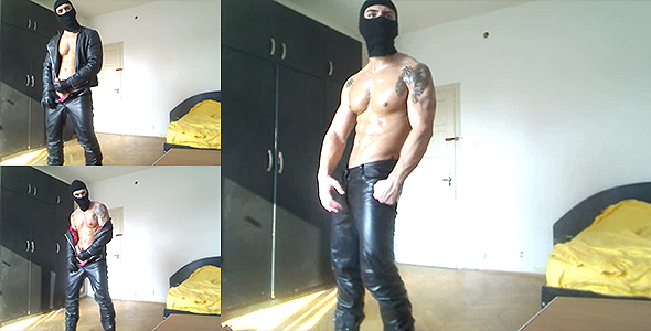 Leather KING showing off perfect body!!