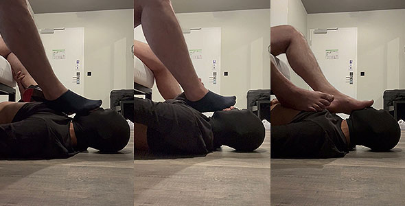 Muscular Persian alpha’s big hairy sweaty socks/feet worship(part1)