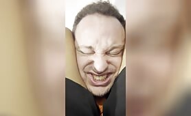 MASTER ROBE LEG DOM CLOSE VIEW